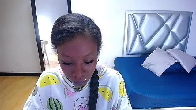 Snapshot of goldenn_ass1 chatting on 22, 11, 2025 goldenn ass1 online show from 22, 11, 2025