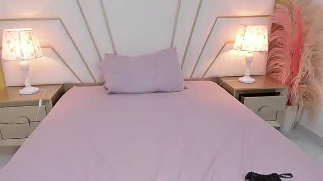 Amara Sinclair online show from 19, 3, 2025