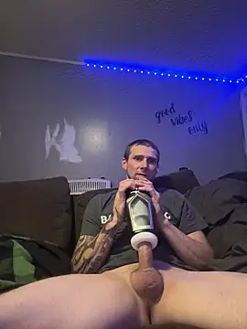 Stillhard8925 online show from 24, 10, 2025