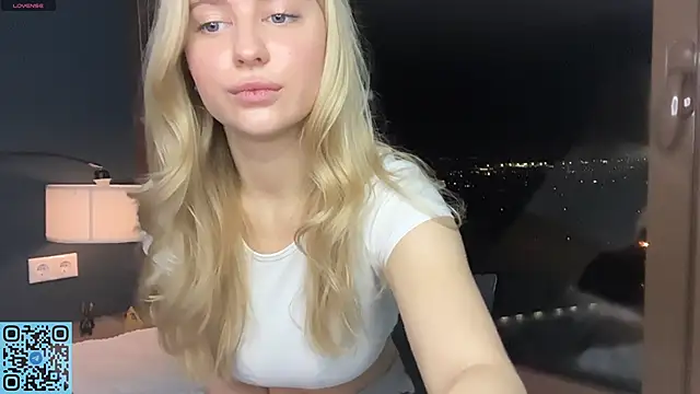 RadiantBliss online show from 2, 11, 2025