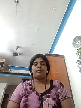 Snapshot of kissmetha chatting on 2, 10, 2025 kissmetha online show from 2, 10, 2025