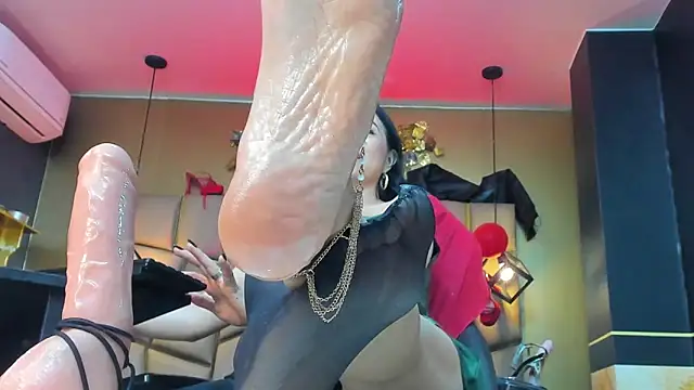 Kendraa Hot online show from 6, 3, 2026