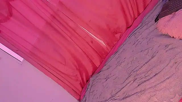 Snapshot of Mariana-ofc chatting on 18, 11, 2025 Mariana-ofc online show from 18, 11, 2025