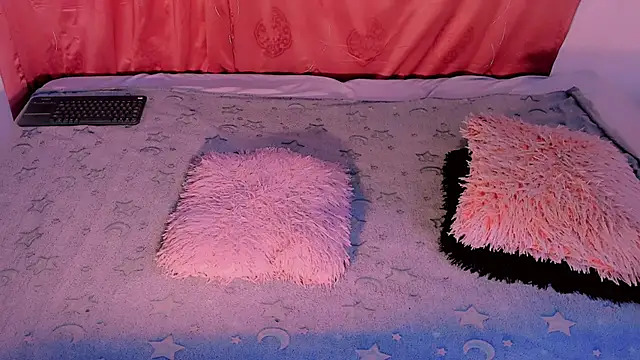 Snapshot of Mariana-ofc chatting on 28, 11, 2025 Mariana-ofc online show from 28, 11, 2025