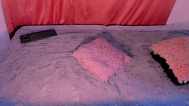 Snapshot of Mariana-ofc chatting on 29, 11, 2025 Mariana-ofc online show from 29, 11, 2025