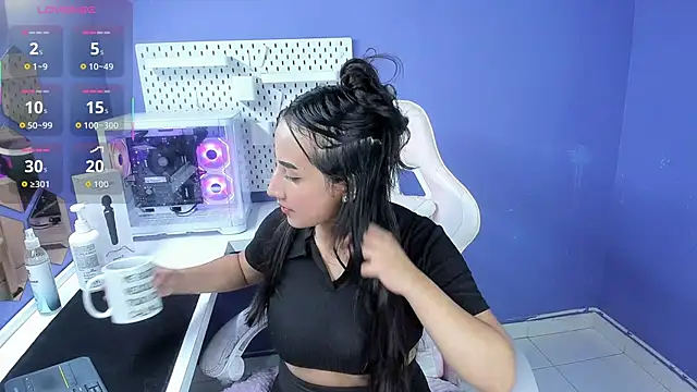 Alice 26  online show from 22, 10, 2025