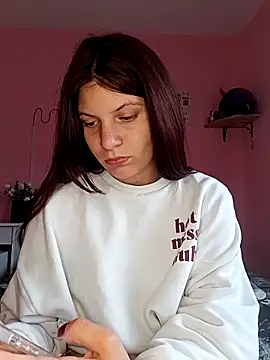 Snapshot of MeCherryy chatting on 28, 9, 2025 MeCherryy online show from 28, 9, 2025