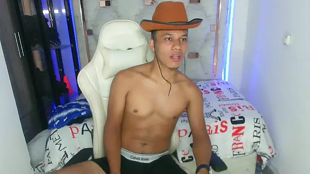 Snapshot of sex_mikee chatting on 15, 3, 2025 sex mikee online show from 15, 3, 2025