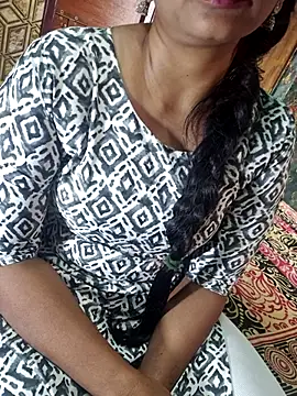 Snapshot of Shalini_telugu09 chatting on 26, 11, 2025 Shalini telugu09 online show from 26, 11, 2025