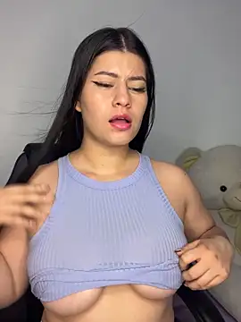 Snapshot of Saanvi21 chatting on 4, 10, 2025 Saanvi21 online show from 4, 10, 2025