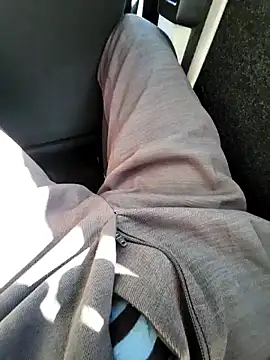 Snapshot of ikeike-kun chatting on 17, 10, 2025 ikeike-kun online show from 17, 10, 2025