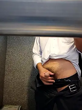 Snapshot of ikeike-kun chatting on 17, 11, 2025 ikeike-kun online show from 17, 11, 2025