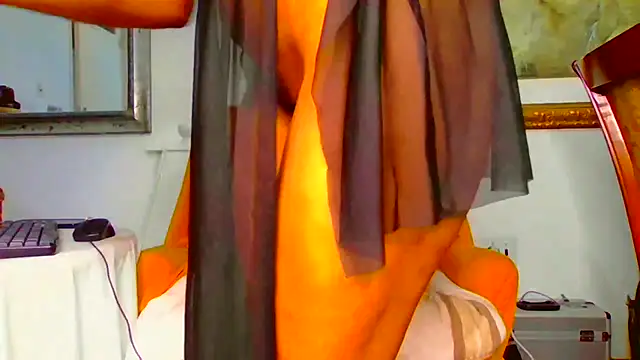 ModelZoee online show from 2, 10, 2025