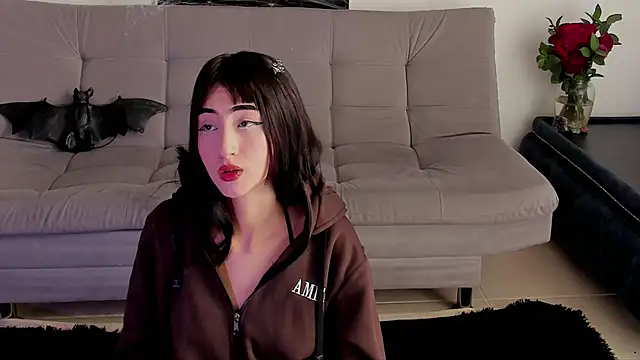 Snapshot of pauline_rouge chatting on 14, 10, 2025 pauline rouge online show from 14, 10, 2025