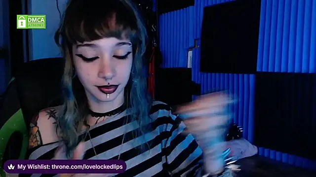 Snapshot of lovelockedlips chatting on 22, 5, 2026 lovelockedlips online show from 22, 5, 2026