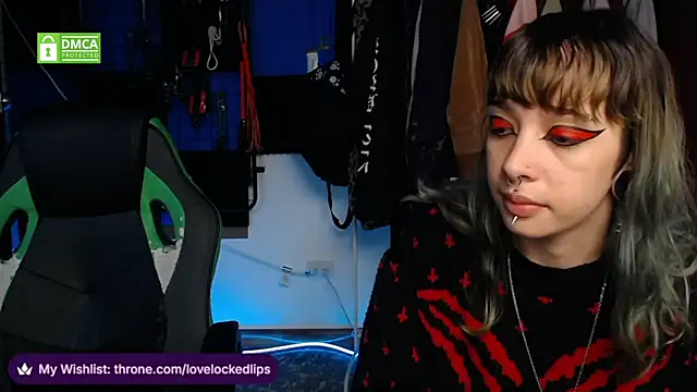 Snapshot of lovelockedlips chatting on 30, 5, 2026 lovelockedlips online show from 30, 5, 2026