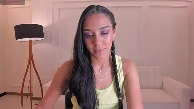 Snapshot of AmaliaCrus chatting on 2, 10, 2025 AmaliaCrus online show from 2, 10, 2025