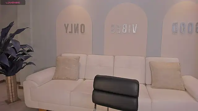 Snapshot of AmaliaCrus chatting on 13, 11, 2025 AmaliaCrus online show from 13, 11, 2025