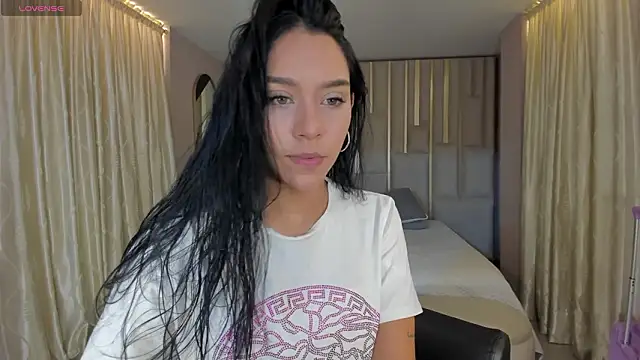 AmaliaCrus online show from 4, 2, 2026