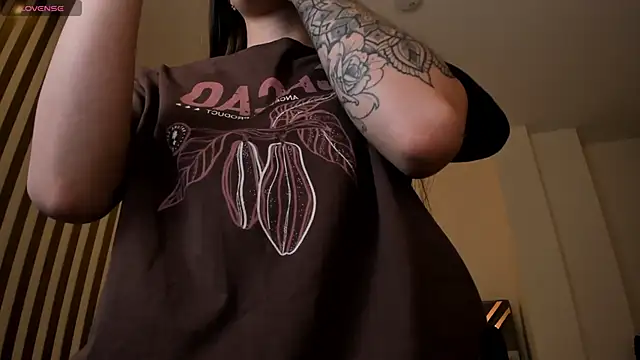 Snapshot of MaiaCollins chatting on 8, 9, 2025 MaiaCollins online show from 8, 9, 2025