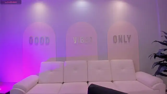 Snapshot of MaiaCollins chatting on 25, 9, 2025 MaiaCollins online show from 25, 9, 2025