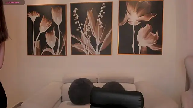 Snapshot of MaiaCollins chatting on 3, 11, 2025 MaiaCollins online show from 3, 11, 2025