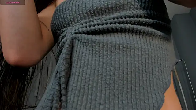 Snapshot of MaiaCollins chatting on 20, 11, 2025 MaiaCollins online show from 20, 11, 2025