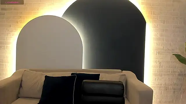 Snapshot of MaiaCollins chatting on 23, 11, 2025 MaiaCollins online show from 23, 11, 2025