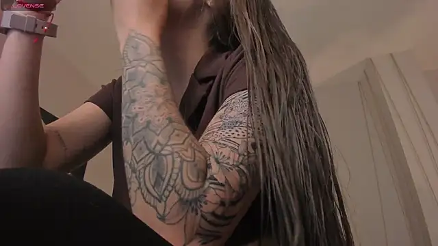 MaiaCollins online show from 12, 1, 2026