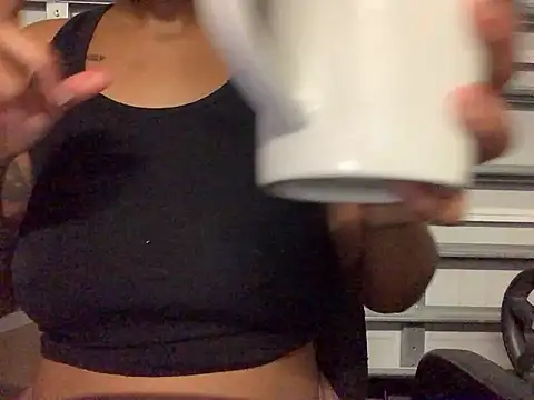 Snapshot of urgeminibrat chatting on 4, 12, 2025 urgeminibrat online show from 4, 12, 2025