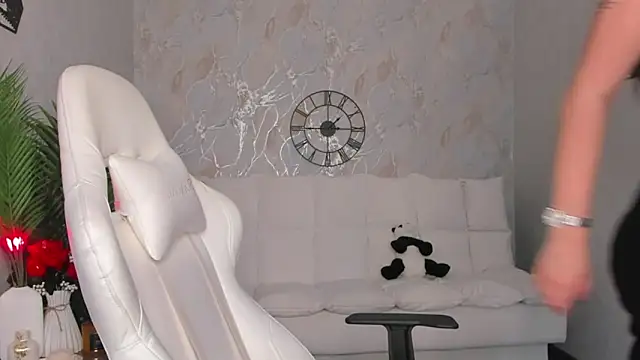 babyisperfect online show from 21, 10, 2025