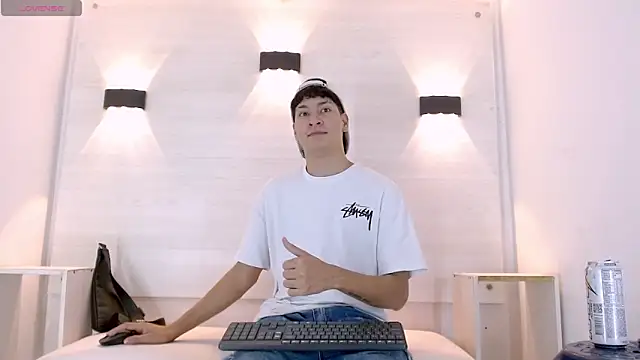 Jhojan twink online show from 12, 10, 2025