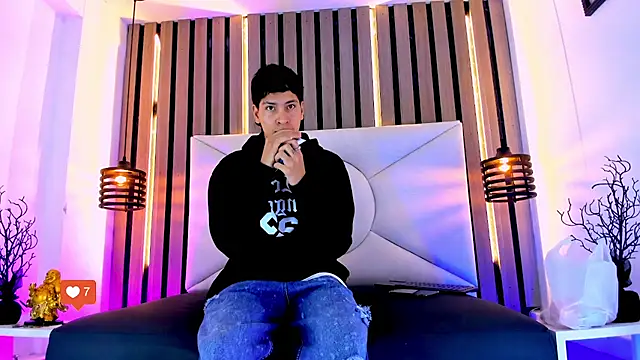 Jhojan twink online show from 14, 11, 2025