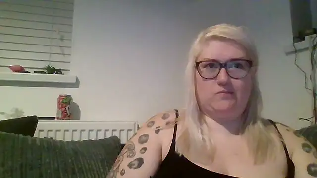 Snapshot of Sizzling_Indie36 chatting on 22, 3, 2025 Sizzling Indie36 online show from 22, 3, 2025