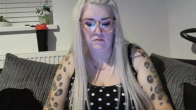 Snapshot of Sizzling_Indie36 chatting on 1, 10, 2025 Sizzling Indie36 online show from 1, 10, 2025