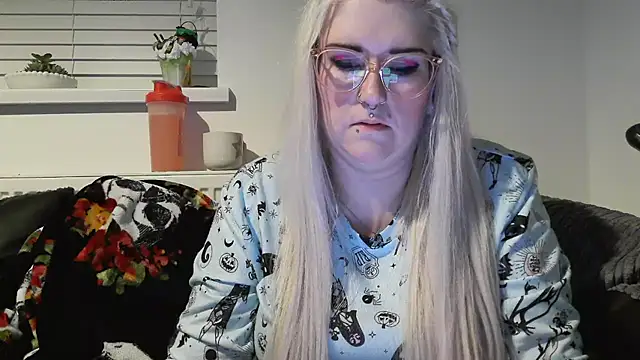 Snapshot of Sizzling_Indie36 chatting on 2, 10, 2025 Sizzling Indie36 online show from 2, 10, 2025