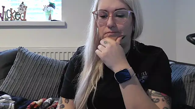 Snapshot of Sizzling_Indie36 chatting on 15, 10, 2025 Sizzling Indie36 online show from 15, 10, 2025