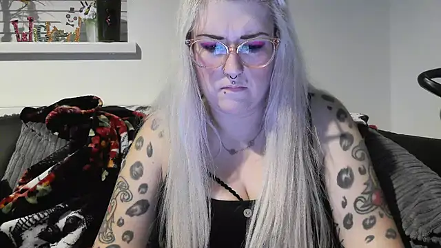 Snapshot of Sizzling_Indie36 chatting on 20, 10, 2025 Sizzling Indie36 online show from 20, 10, 2025