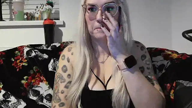 Snapshot of Sizzling_Indie36 chatting on 24, 10, 2025 Sizzling Indie36 online show from 24, 10, 2025