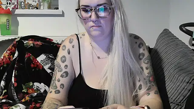 Snapshot of Sizzling_Indie36 chatting on 31, 10, 2025 Sizzling Indie36 online show from 31, 10, 2025