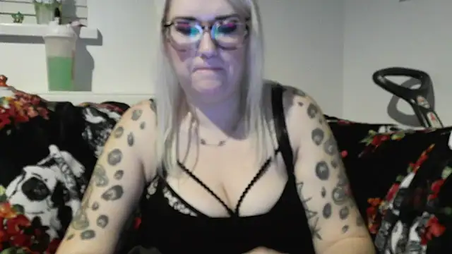 Snapshot of Sizzling_Indie36 chatting on 10, 11, 2025 Sizzling Indie36 online show from 10, 11, 2025