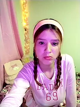 Snapshot of Sophie_joyy chatting on 7, 10, 2025 Sophie joyy online show from 7, 10, 2025