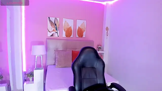 Molly h0t online show from 9, 4, 2026