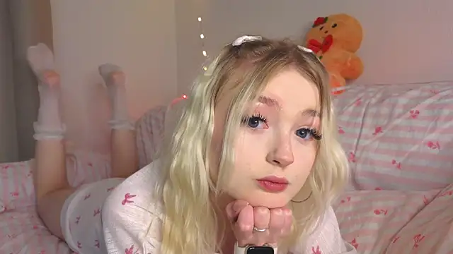 Snapshot of minigirl chatting on 7, 2, 2026 minigirl online show from 7, 2, 2026