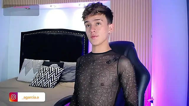 LiamWildx20 online show from 21, 4, 2026