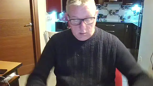 Snapshot of JamesBauer chatting on 2, 2, 2026 JamesBauer online show from 2, 2, 2026