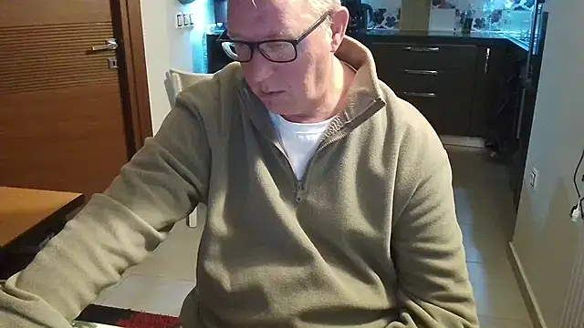 Snapshot of JamesBauer chatting on 5, 2, 2026 JamesBauer online show from 5, 2, 2026