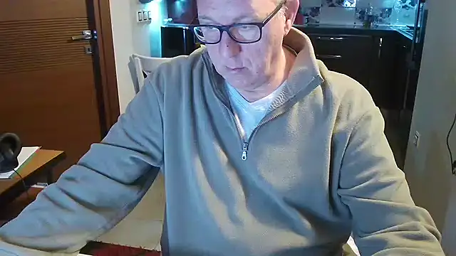 Snapshot of JamesBauer chatting on 7, 2, 2026 JamesBauer online show from 7, 2, 2026