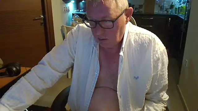 Snapshot of JamesBauer chatting on 26, 2, 2026 JamesBauer online show from 26, 2, 2026