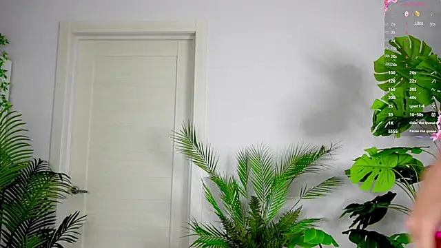 Snapshot of Sweet_Piece chatting on 3, 10, 2025 Sweet Piece online show from 3, 10, 2025